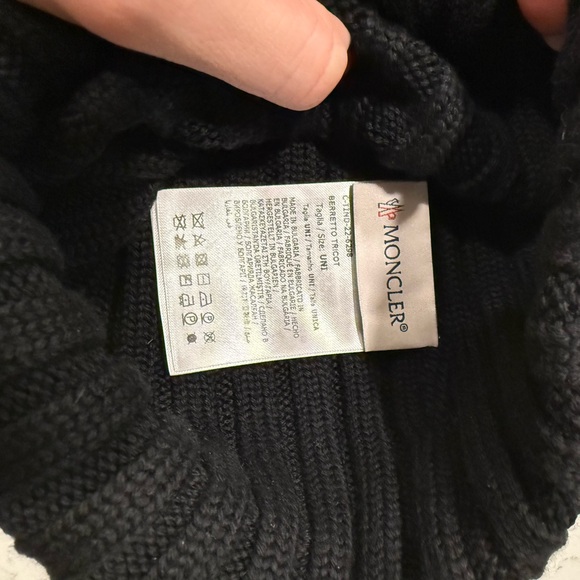 Moncler Black Beanie with Pom-Pom - Picture 4 of 4